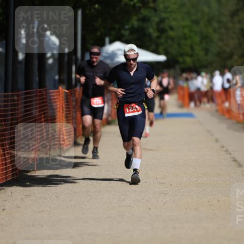 07.09.2025 - 19. Norderstedt Triathlon Michael Strokosch http://msf.ph/oto/8808839 07.09.2025 12:45:06 Laufen 729, 811, 1241 meine-sportfotos.de