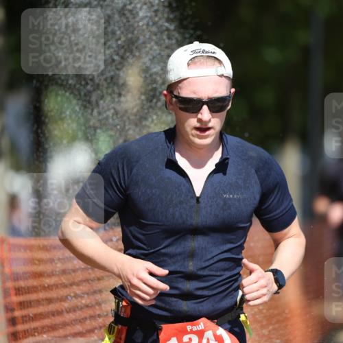 07.09.2025 - 19. Norderstedt Triathlon Michael Strokosch http://msf.ph/oto/8808864 07.09.2025 12:45:11 Laufen 729, 1241, 1343 meine-sportfotos.de