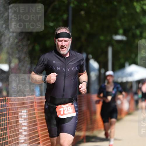 07.09.2025 - 19. Norderstedt Triathlon Michael Strokosch http://msf.ph/oto/8808871 07.09.2025 12:45:13 Laufen 729, 1241, 1343 meine-sportfotos.de