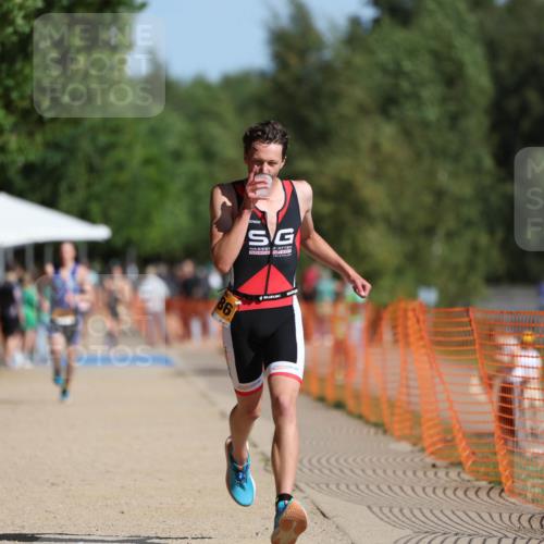 07.09.2025 - 19. Norderstedt Triathlon Michael Strokosch http://msf.ph/oto/8808908 07.09.2025 11:35:45 Laufen 1186 meine-sportfotos.de