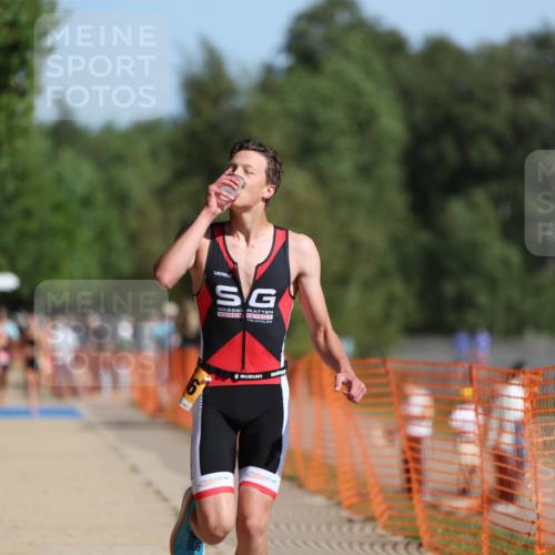 07.09.2025 - 19. Norderstedt Triathlon Michael Strokosch http://msf.ph/oto/8808921 07.09.2025 11:35:46 Laufen 1179, 1186 meine-sportfotos.de