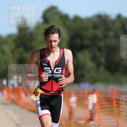 07.09.2025 - 19. Norderstedt Triathlon Michael Strokosch http://msf.ph/oto/8808931 07.09.2025 11:35:47 Laufen 1179, 1186 meine-sportfotos.de