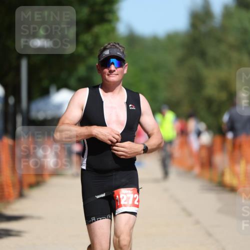07.09.2025 - 19. Norderstedt Triathlon Michael Strokosch http://msf.ph/oto/8808993 07.09.2025 12:45:24 Laufen 1272 meine-sportfotos.de