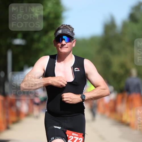 07.09.2025 - 19. Norderstedt Triathlon Michael Strokosch http://msf.ph/oto/8809003 07.09.2025 12:45:24 Laufen 1272 meine-sportfotos.de