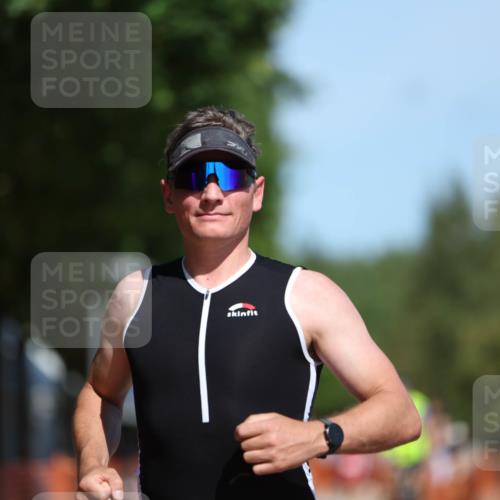 07.09.2025 - 19. Norderstedt Triathlon Michael Strokosch http://msf.ph/oto/8809016 07.09.2025 12:45:25 Laufen 1272 meine-sportfotos.de