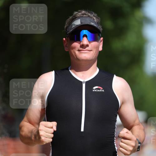 07.09.2025 - 19. Norderstedt Triathlon Michael Strokosch http://msf.ph/oto/8809022 07.09.2025 12:45:26 Laufen 1272 meine-sportfotos.de