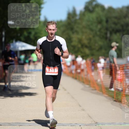 07.09.2025 - 19. Norderstedt Triathlon Michael Strokosch http://msf.ph/oto/8809048 07.09.2025 13:22:50 Laufen 211, 742, 766, 1356 meine-sportfotos.de