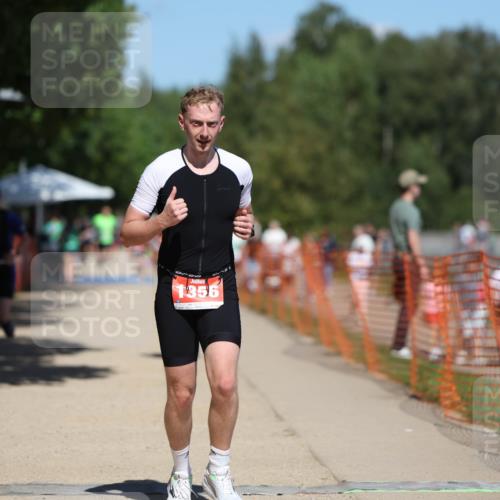 07.09.2025 - 19. Norderstedt Triathlon Michael Strokosch http://msf.ph/oto/8809052 07.09.2025 13:22:50 Laufen 211, 742, 766, 1356 meine-sportfotos.de