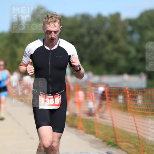07.09.2025 - 19. Norderstedt Triathlon Michael Strokosch http://msf.ph/oto/8809065 07.09.2025 13:22:51 Laufen 742, 766, 1356 meine-sportfotos.de