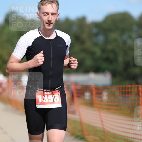 07.09.2025 - 19. Norderstedt Triathlon Michael Strokosch http://msf.ph/oto/8809073 07.09.2025 13:22:52 Laufen 742, 766, 1356 meine-sportfotos.de