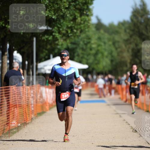 07.09.2025 - 19. Norderstedt Triathlon Michael Strokosch http://msf.ph/oto/8809082 07.09.2025 11:36:01 Laufen 749, 1163, 1208, 1211 meine-sportfotos.de