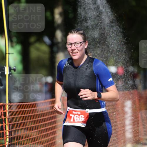 07.09.2025 - 19. Norderstedt Triathlon Michael Strokosch http://msf.ph/oto/8809117 07.09.2025 13:22:56 Laufen 742, 766 meine-sportfotos.de