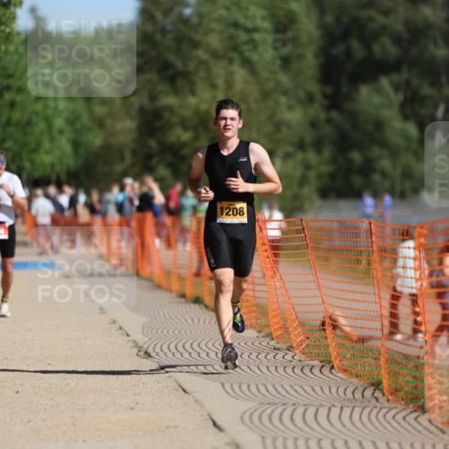 07.09.2025 - 19. Norderstedt Triathlon Michael Strokosch http://msf.ph/oto/8809133 07.09.2025 11:36:06 Laufen 284, 749, 1163, 1208 meine-sportfotos.de