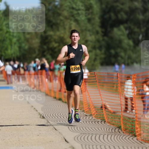 07.09.2025 - 19. Norderstedt Triathlon Michael Strokosch http://msf.ph/oto/8809138 07.09.2025 11:36:06 Laufen 284, 749, 1163, 1208 meine-sportfotos.de