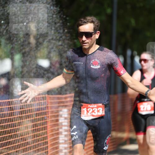 07.09.2025 - 19. Norderstedt Triathlon Michael Strokosch http://msf.ph/oto/8809343 07.09.2025 12:46:21 Laufen 278, 695, 728, 1233 meine-sportfotos.de