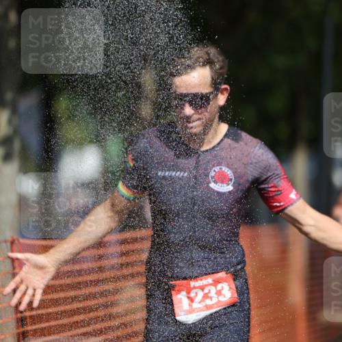 07.09.2025 - 19. Norderstedt Triathlon Michael Strokosch http://msf.ph/oto/8809354 07.09.2025 12:46:21 Laufen 278, 695, 728, 1233 meine-sportfotos.de