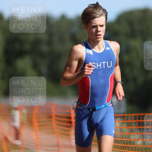 07.09.2025 - 19. Norderstedt Triathlon Michael Strokosch http://msf.ph/oto/8809387 07.09.2025 11:36:44 Laufen 1165, 1166 meine-sportfotos.de