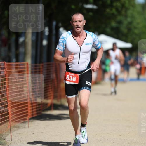 07.09.2025 - 19. Norderstedt Triathlon Michael Strokosch http://msf.ph/oto/8809415 07.09.2025 12:46:32 Laufen 697, 838 meine-sportfotos.de