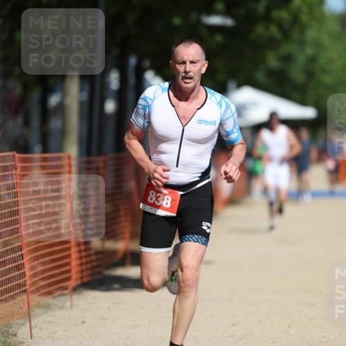 07.09.2025 - 19. Norderstedt Triathlon Michael Strokosch http://msf.ph/oto/8809420 07.09.2025 12:46:32 Laufen 697, 838 meine-sportfotos.de