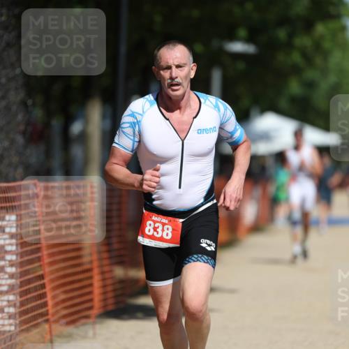 07.09.2025 - 19. Norderstedt Triathlon Michael Strokosch http://msf.ph/oto/8809426 07.09.2025 12:46:32 Laufen 697, 838 meine-sportfotos.de