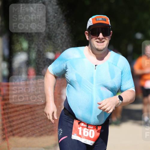 07.09.2025 - 19. Norderstedt Triathlon Michael Strokosch http://msf.ph/oto/8809464 07.09.2025 13:24:13 Laufen 160, 725, 810 meine-sportfotos.de