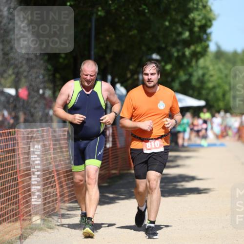 07.09.2025 - 19. Norderstedt Triathlon Michael Strokosch http://msf.ph/oto/8809490 07.09.2025 13:24:16 Laufen 160, 725, 810 meine-sportfotos.de