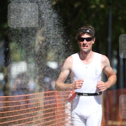07.09.2025 - 19. Norderstedt Triathlon Michael Strokosch http://msf.ph/oto/8809500 07.09.2025 12:46:40 Laufen 697, 788 meine-sportfotos.de