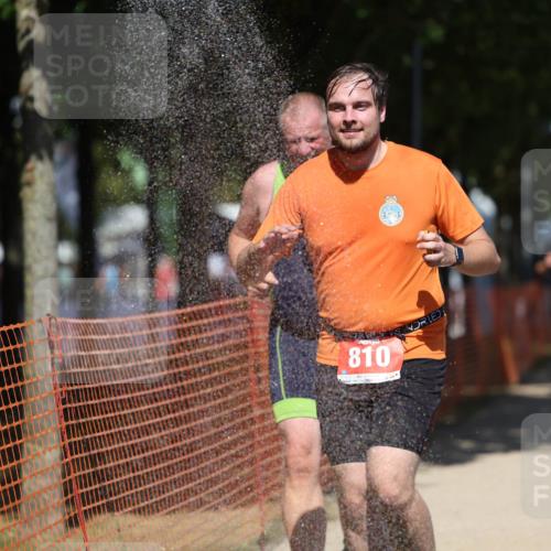 07.09.2025 - 19. Norderstedt Triathlon Michael Strokosch http://msf.ph/oto/8809510 07.09.2025 13:24:18 Laufen 725, 810, 1328 meine-sportfotos.de