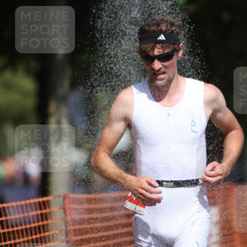 07.09.2025 - 19. Norderstedt Triathlon Michael Strokosch http://msf.ph/oto/8809511 07.09.2025 12:46:41 Laufen 697, 788 meine-sportfotos.de
