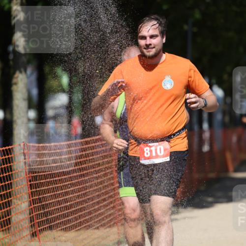 07.09.2025 - 19. Norderstedt Triathlon Michael Strokosch http://msf.ph/oto/8809515 07.09.2025 13:24:18 Laufen 725, 810, 1328 meine-sportfotos.de