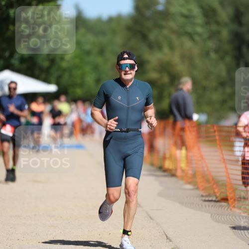 07.09.2025 - 19. Norderstedt Triathlon Michael Strokosch http://msf.ph/oto/8809524 07.09.2025 12:46:43 Laufen 251, 697, 788 meine-sportfotos.de