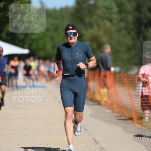 07.09.2025 - 19. Norderstedt Triathlon Michael Strokosch http://msf.ph/oto/8809528 07.09.2025 12:46:44 Laufen 251, 697, 788 meine-sportfotos.de