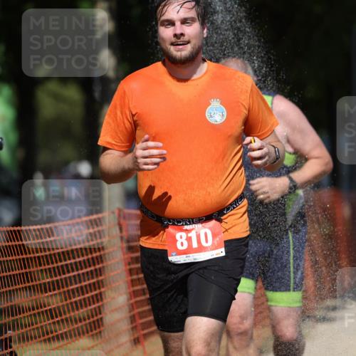 07.09.2025 - 19. Norderstedt Triathlon Michael Strokosch http://msf.ph/oto/8809529 07.09.2025 13:24:19 Laufen 725, 810, 1328 meine-sportfotos.de