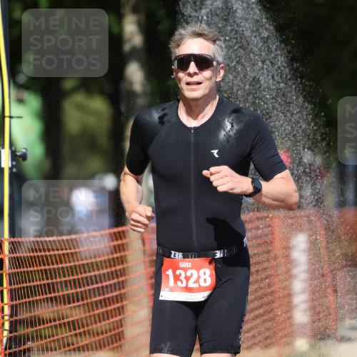 07.09.2025 - 19. Norderstedt Triathlon Michael Strokosch http://msf.ph/oto/8809571 07.09.2025 13:24:25 Laufen 275, 1328 meine-sportfotos.de