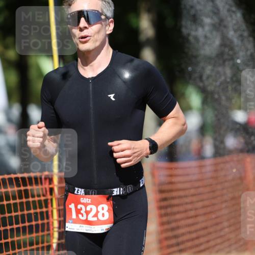 07.09.2025 - 19. Norderstedt Triathlon Michael Strokosch http://msf.ph/oto/8809581 07.09.2025 13:24:26 Laufen 275, 331, 1328 meine-sportfotos.de