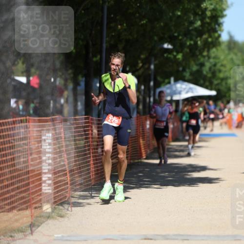 07.09.2025 - 19. Norderstedt Triathlon Michael Strokosch http://msf.ph/oto/8809588 07.09.2025 13:24:30 Laufen 275, 331, 1263, 1389 meine-sportfotos.de