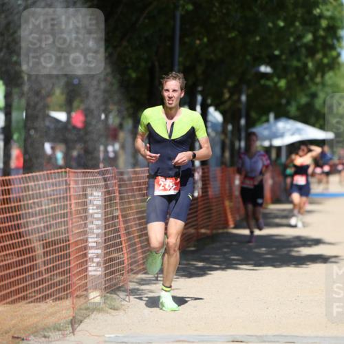 07.09.2025 - 19. Norderstedt Triathlon Michael Strokosch http://msf.ph/oto/8809600 07.09.2025 13:24:30 Laufen 275, 331, 1263, 1389 meine-sportfotos.de