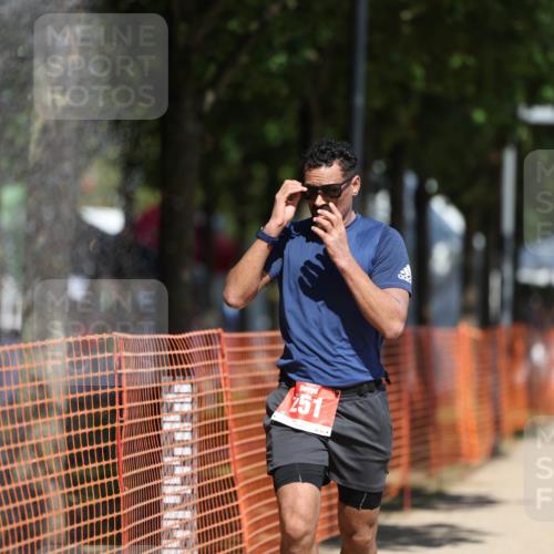 07.09.2025 - 19. Norderstedt Triathlon Michael Strokosch http://msf.ph/oto/8809601 07.09.2025 12:46:50 Laufen 251 meine-sportfotos.de