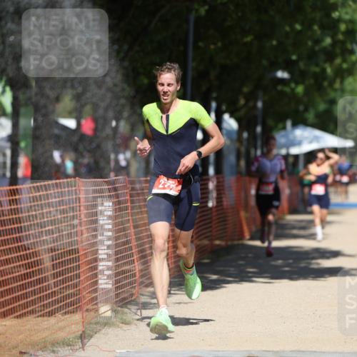 07.09.2025 - 19. Norderstedt Triathlon Michael Strokosch http://msf.ph/oto/8809606 07.09.2025 13:24:30 Laufen 275, 331, 1263, 1389 meine-sportfotos.de