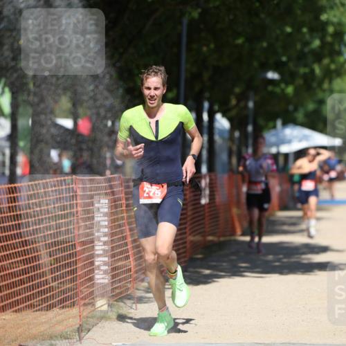 07.09.2025 - 19. Norderstedt Triathlon Michael Strokosch http://msf.ph/oto/8809612 07.09.2025 13:24:31 Laufen 275, 331, 1263, 1389 meine-sportfotos.de