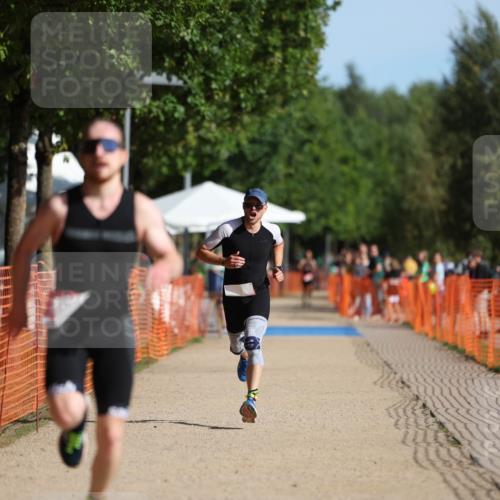 07.09.2025 - 19. Norderstedt Triathlon Michael Strokosch http://msf.ph/oto/8809717 07.09.2025 10:38:24 Laufen 1138, 1147 meine-sportfotos.de