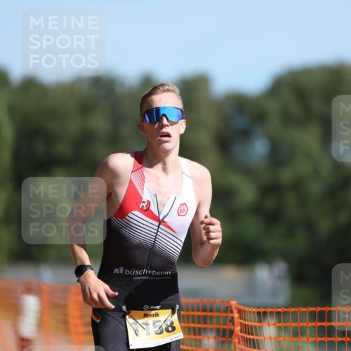 07.09.2025 - 19. Norderstedt Triathlon Michael Strokosch http://msf.ph/oto/8809743 07.09.2025 11:37:48 Laufen 1158 meine-sportfotos.de