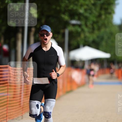 07.09.2025 - 19. Norderstedt Triathlon Michael Strokosch http://msf.ph/oto/8809771 07.09.2025 10:38:28 Laufen 1138, 1147 meine-sportfotos.de
