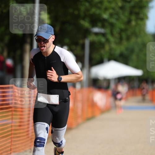 07.09.2025 - 19. Norderstedt Triathlon Michael Strokosch http://msf.ph/oto/8809775 07.09.2025 10:38:28 Laufen 1138, 1147 meine-sportfotos.de