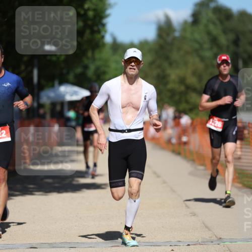 07.09.2025 - 19. Norderstedt Triathlon Michael Strokosch http://msf.ph/oto/8809780 07.09.2025 13:24:54 Laufen 222, 813, 1326, 1366 meine-sportfotos.de