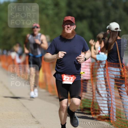 07.09.2025 - 19. Norderstedt Triathlon Michael Strokosch http://msf.ph/oto/8809796 07.09.2025 12:47:21 Laufen 151, 227, 713 meine-sportfotos.de