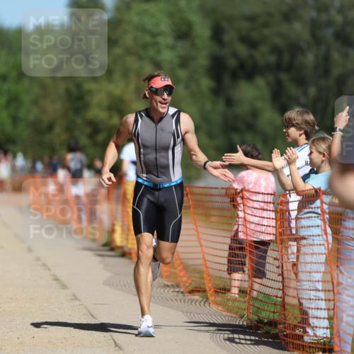 07.09.2025 - 19. Norderstedt Triathlon Michael Strokosch http://msf.ph/oto/8809814 07.09.2025 12:47:22 Laufen 151, 227, 713 meine-sportfotos.de