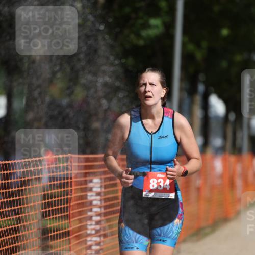 07.09.2025 - 19. Norderstedt Triathlon Michael Strokosch http://msf.ph/oto/8809838 07.09.2025 11:38:06 Laufen 770, 834, 1181 meine-sportfotos.de