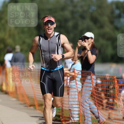 07.09.2025 - 19. Norderstedt Triathlon Michael Strokosch http://msf.ph/oto/8809841 07.09.2025 12:47:24 Laufen 151, 227 meine-sportfotos.de