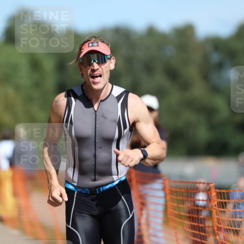 07.09.2025 - 19. Norderstedt Triathlon Michael Strokosch http://msf.ph/oto/8809861 07.09.2025 12:47:25 Laufen 151, 227 meine-sportfotos.de
